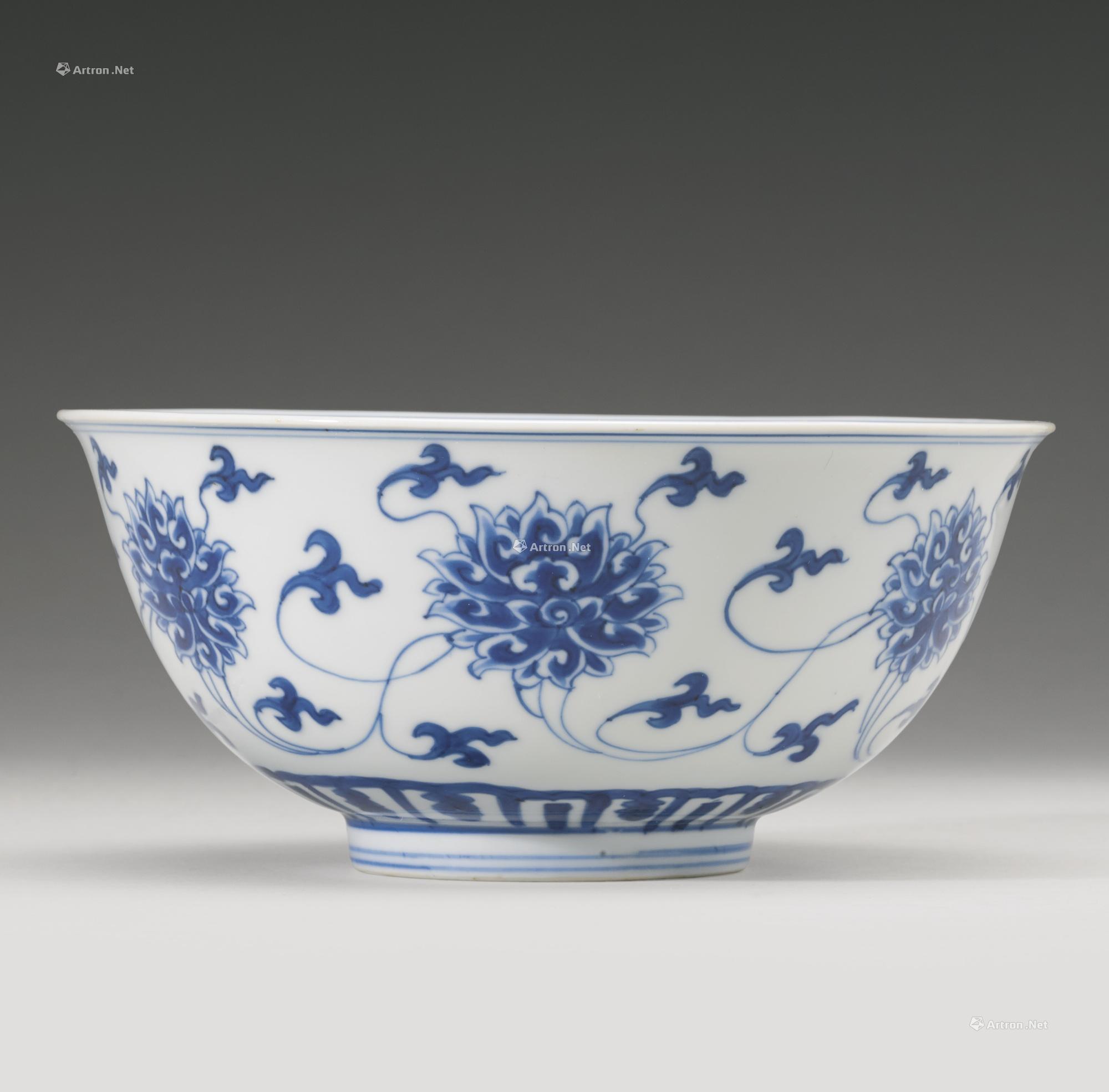 0183清康熙青花缠枝牡丹纹盌