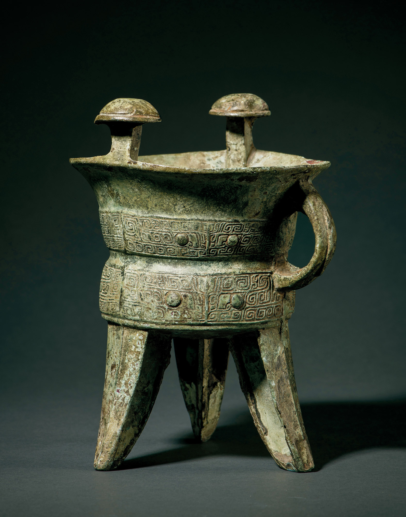 青铜斝拍品分类青铜器创作年代商晚期尺寸高21cm估价hkd  500,000