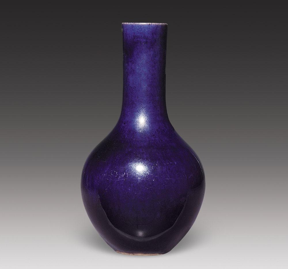 2708清茄皮紫釉天球瓶