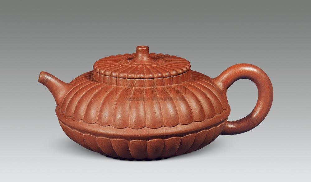 3955清紫砂菊瓣壶