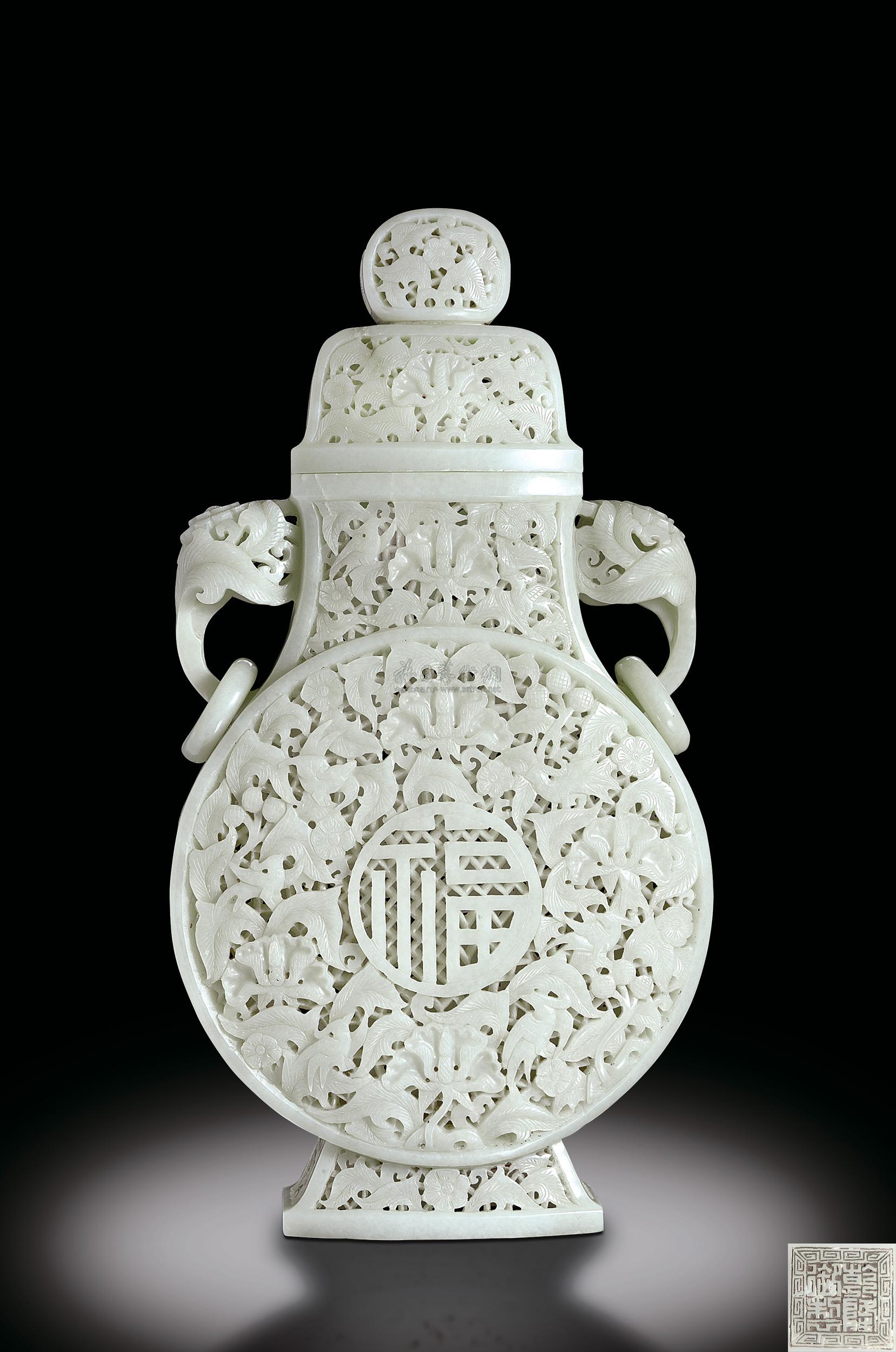 1031清乾隆白玉镂雕花叶寿字双耳盖瓶